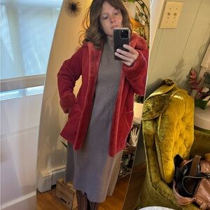 “Vintage Red Faux Suede Coat with Faux Fur Trim – Cozy Y2K Winter Jacket M/L”
